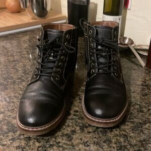 Alesbury Alro Unisex Boot size 8